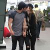 Exclusif - Bella Thorne et son petit ami Gregg Sulkin s'embrassent à l’aéroport de Mexico au Mexique. Elle porte une bague en diamant à l’annulaire gauche. Le 1er juin 2016