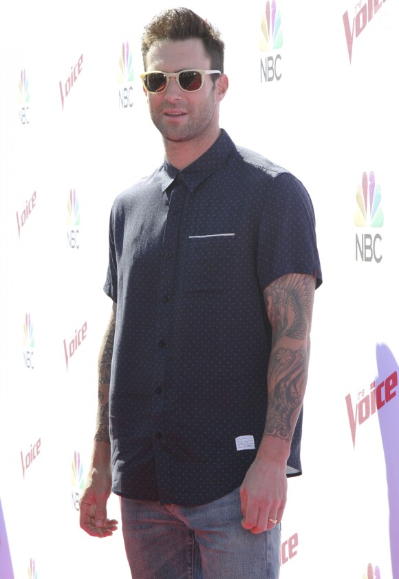 Adam Levine à la journée de charité Karaoke 'The Voice' à Sunset Hyde Kitchen à Hollywood, le 21 avril 2016.