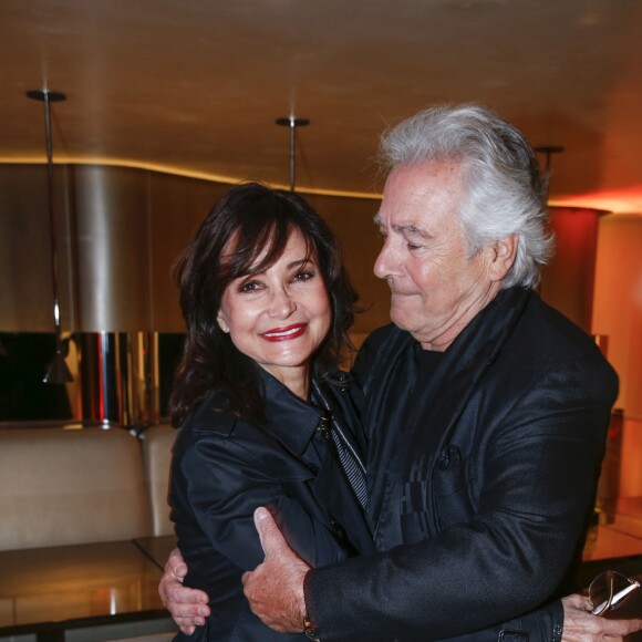 Evelyne Bouix et son mari Pierre Arditi lors de la soirée de réouverture de l'Emporio Armani Caffé au 149 boulevard Saint-Germain à Paris, le 13 octobre 2016