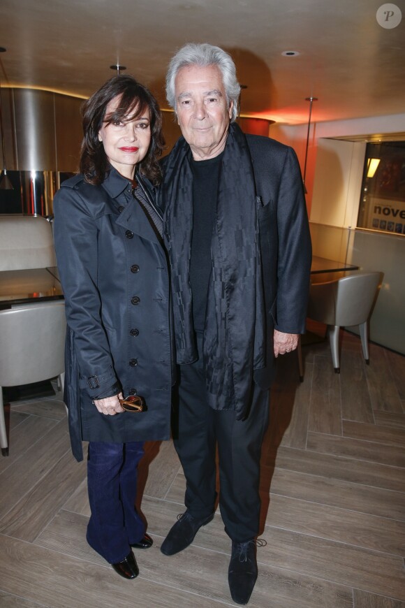 Evelyne Bouix et son mari Pierre Arditi lors de la soirée de réouverture de l'Emporio Armani Caffé au 149 boulevard Saint-Germain à Paris, le 13 octobre 2016