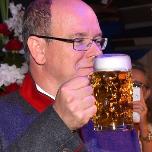 Le Prince Albert II de Monaco participe à la soirée d'ouverture de la 11ème édition de l'Oktoberfest au Café de Paris, à Monaco, le 14 octobre 2016.