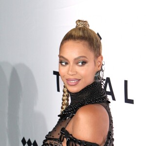 Beyonce participe au deuxième concert caritatif de Tidal, TIDAL X: 1015, organisé au Barclays Center de New York le 15 octobre 2016.