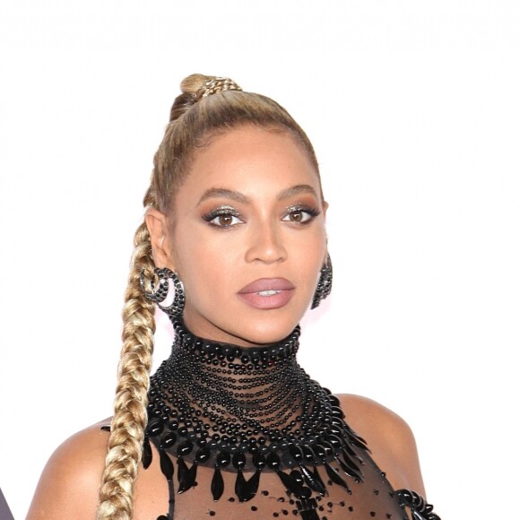 Beyonce participe au deuxième concert caritatif de Tidal, TIDAL X: 1015, organisé au Barclays Center de New York le 15 octobre 2016.