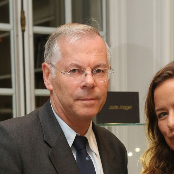 Exclusif - Richard Hutin (directeur général de la fondation Claude Pompidou) et Jade Jagger - Soirée "Fashion Charity Art" en association avec la fondation Claude Pompidou au Mona Bismarck American Center à Paris le 5 octobre 2016. Ce soir l'agence Pink Heater s'associe à la fondation pour cette où sont vendues et exposée des oeuvres de dix grands artistes contemporains comme Pierre et Gilles, Karl Lagerfeld, Bernard Venet, Erro, Karl Lagasse et Jade Jagger, la fille unique de Bianca et Mick Jagger, qui présentait également sa collection de bijoux qu'elle a dessinée pour cet événement. © CVS/LMS/Bestimage