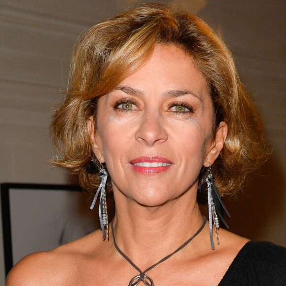 Exclusif - Corinne Touzet - Soirée de la présentation du "Nouvel écrin Studio Harcourt" à Paris le 17 octobre 2016. Le mythique studio photo parisien revient dans son quartier d'origine, le XVIème arrondissement, et pose ses valises dans un hôtel particulier de la rue de Lota. On y va pour ? Le portrait unique en noir et blanc, le nouvel espace d'exposition et le Café Harcourt by Dalloyau. © Coadic Guirec/Bestimage