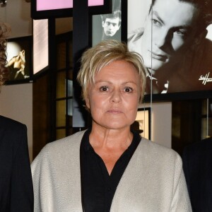 Exclusif - Anne Le Nen, Muriel Robin et Francis Dagnan (Président de Studio Harcourt) - Soirée de la présentation du "Nouvel écrin Studio Harcourt" à Paris le 17 octobre 2016. Le mythique studio photo parisien revient dans son quartier d'origine, le XVIème arrondissement, et pose ses valises dans un hôtel particulier de la rue de Lota. On y va pour ? Le portrait unique en noir et blanc, le nouvel espace d'exposition et le Café Harcourt by Dalloyau. © Coadic Guirec/Bestimage