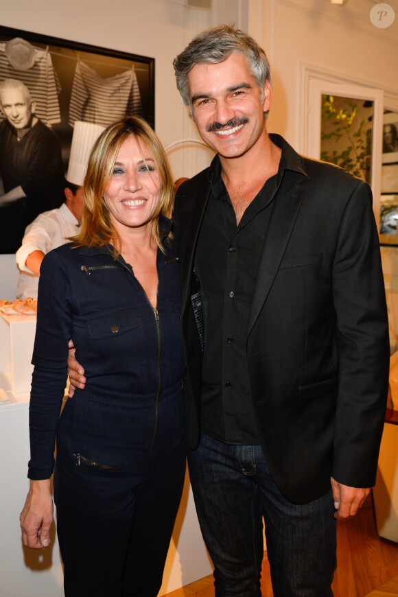 Exclusif - Mathilde Seigner et François Vincentelli - Soirée de la présentation du "Nouvel écrin Studio Harcourt" à Paris le 17 octobre 2016. Le mythique studio photo parisien revient dans son quartier d'origine, le XVIème arrondissement, et pose ses valises dans un hôtel particulier de la rue de Lota. On y va pour ? Le portrait unique en noir et blanc, le nouvel espace d'exposition et le Café Harcourt by Dalloyau. © Coadic Guirec/Bestimage