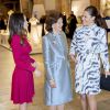 La reine Silvia de Suède, la princesse Victoria et la princesse Sofia étaient réunies le 17 octobre 2016 au palais royal Drottningholm à Stockholm pour inaugurer l'exposition des robes de mariée royales.