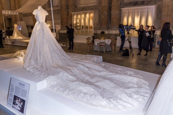 Robe de mariée de la princesse Madeleine de Suède lors de l'inauguration le 17 octobre 2016 au palais royal Drottningholm à Stockholm de l'exposition "Les robes de mariée royales, 1976-2015".