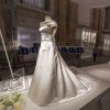 Robe de mariage de la princesse Victoria de Suède, lors de l'inauguration le 17 octobre 2016 au palais royal Drottningholm à Stockholm de l'exposition "Les robes de mariée royales, 1976-2015".
