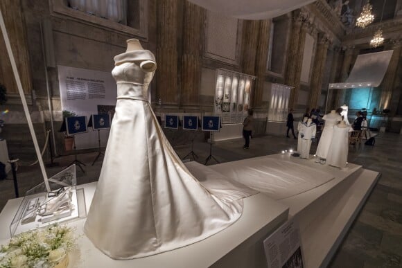 Robe de mariage de la princesse Victoria de Suède, lors de l'inauguration le 17 octobre 2016 au palais royal Drottningholm à Stockholm de l'exposition "Les robes de mariée royales, 1976-2015".