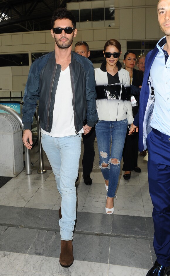 Cheryl Fernandez-Versini (Cheryl Cole) et son mari Jean-Bernard Fernandez-Versini vont prendre un avion à l'aéroport de Nice, le 16 mai 2015.