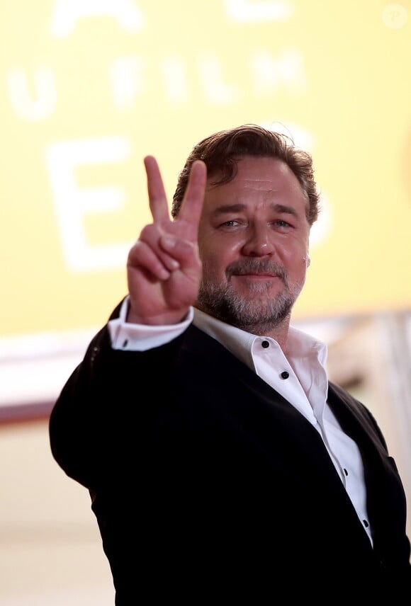 Russell Crowe à la Montée des marches du film "The Nice Guys" lors du 69ème Festival International du Film de Cannes. Le 15 mai 2016. © Borde-Jacovides-Moreau/Bestimage