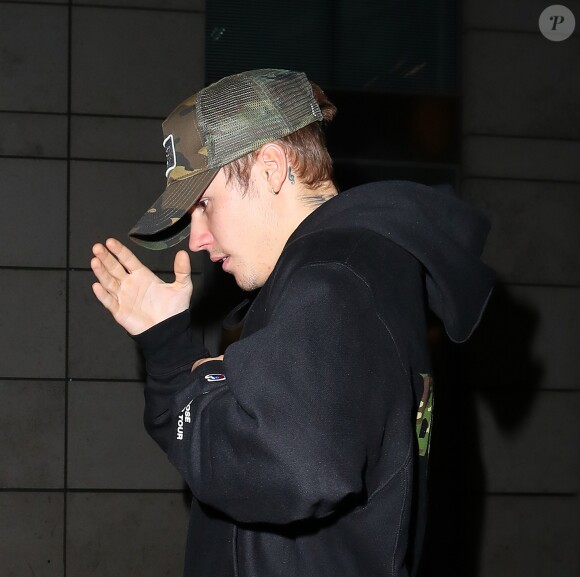 Justin Bieber quitte le Tattu Bar & Restaurant à Manchester, le 20 octobre 2016