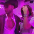 Mélanie ne veut pas quitter Bastien, le 20 octobre 2016 dans "Secret Story 10" sur NT1. Ici les amoureux dans le sas.
