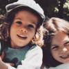 Emmanuelle Seigner poste une vieille photo de ses enfants Morgane et Elvis Polanski