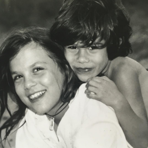 Emmanuelle Seigner dévoile ses enfants Morgane et Elvis Polanski lorsqu'ils étaient enfants.