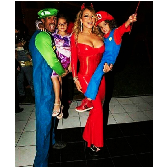 Nick Cannon, Mariah Carey et leurs enfants à la soirée d'Halloween de la chanteuse. Photo publiée sur Instagram le 24 octobre 2016