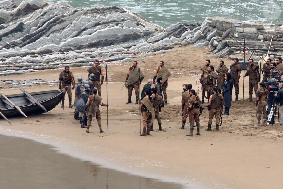 Peter Dinklage et Kit Harington sur le tournage de la série "Game of Thrones 7" à Zumaia en Espagne le 24 octobre 2016.
