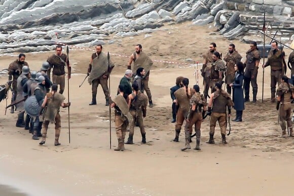 Peter Dinklage et Kit Harington sur le tournage de la série "Game of Thrones 7" à Zumaia en Espagne le 24 octobre 2016.
