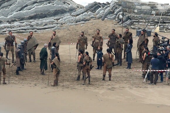 Peter Dinklage et Kit Harington sur le tournage de la série "Game of Thrones 7" à Zumaia en Espagne le 24 octobre 2016.