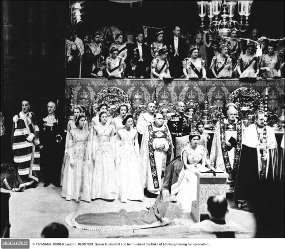 La reine Elisabeth II et son mari le prince Philip lors de la cérémonie du couronnement, le 2 juin 1953 en l'abbaye de Westminster.