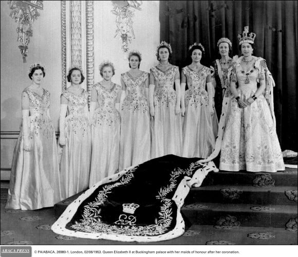 © PA/ABACA. 26980-1. London, 02/06/1953. Queen Elizabeth II at Buckingham palace with her maids of honour after her coronation.27/03/2007 - 