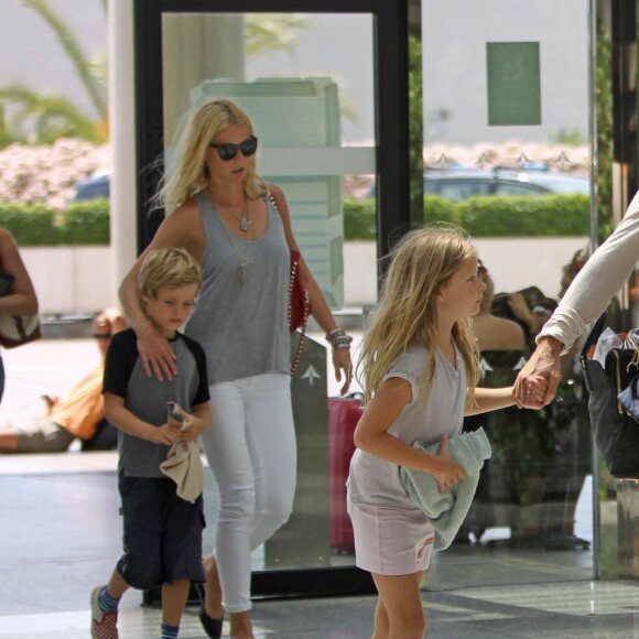 Exclusif -Gwyneth Paltrow, Chris Martin et leurs enfants Apple et Moses quittent l'ile de Majorque en Espagne apres quelque jours de vacances dans la maison de l'acteur Americain Michael Douglas le 14 juillet 2013.