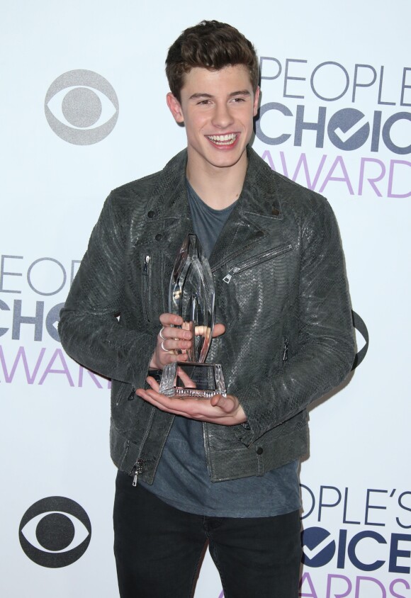 Shawn Mendes aux People Choice Awards 2016 à Los Angeles le 6 janvier 2015.