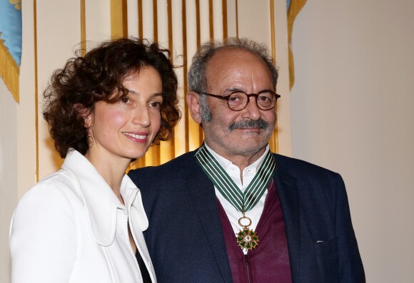 Audrey Azoulay et Louis Chedid - Audrey Azoulay a fait commandeur de l'Ordre des Arts et des Lettres Louis Chedid dans le salon du ministère de la Culture à Paris, le 25 Octobre 2016. © Dominique Jacovides/Bestimage