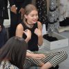 Exclusif - Gigi Hadid en backstage du défilé Giambattista Valli prêt à porter collection printemps été 2017 à Paris le 3 octobre 2016. Exclusive - For Germany please call for price. No Web No Blog en Suisse / Belgique Model Gigi Hadid at the backstage of Giambatista Valli's fashion show RTW spring summer 2017 in Paris on october 3rd 201603/10/2016 - Paris