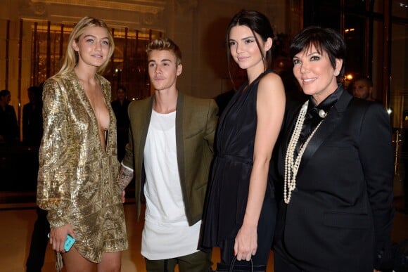 Gigi Hadid, Justin Bieber, Kendall Jenner et Kris Jenner à la soirée de lancement Fashion Book Issue N.5 à Paris, le 30 septembre 2014