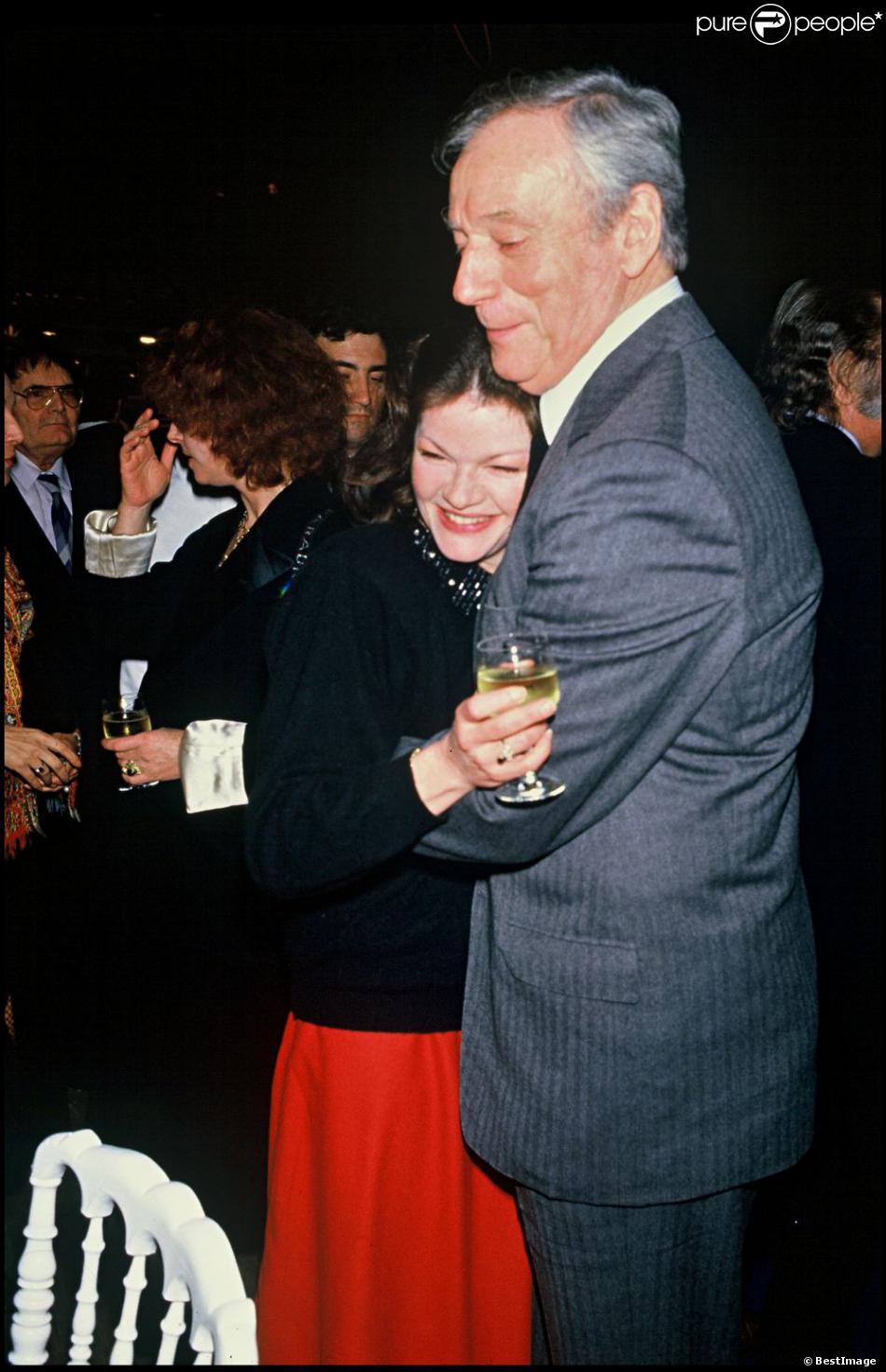 Catherine Allegret Et Son Beau Pere Yves Montand Lors De La Soiree Hachette A La Villette En 1986 Purepeople