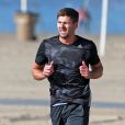 Exclusif - Le footballeur Steven Gerrard fait un footing le long de la plage à Santa Monica le 13 janvier 2016.