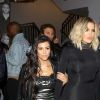 Kourtney et Khloé Kardashian arrivant au club Catch LA à West Hollywood pour les 21 ans de Kendall Jenner le 2 novembre 2016 à Los Angeles