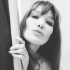 Carla Bruni-Sarkozy souhaite une bonne nuit topless sur Instagram le 2 novembre 2016.
