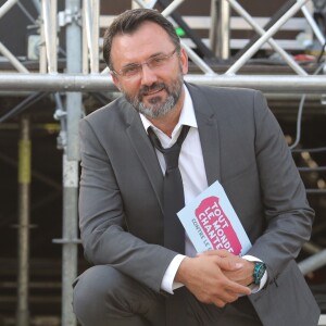 Exclusif -Frédéric Lopez - Festival "Tout le monde chante contre le cancer" à Villefranche-de-Rouergue, le 4 juillet 2015.