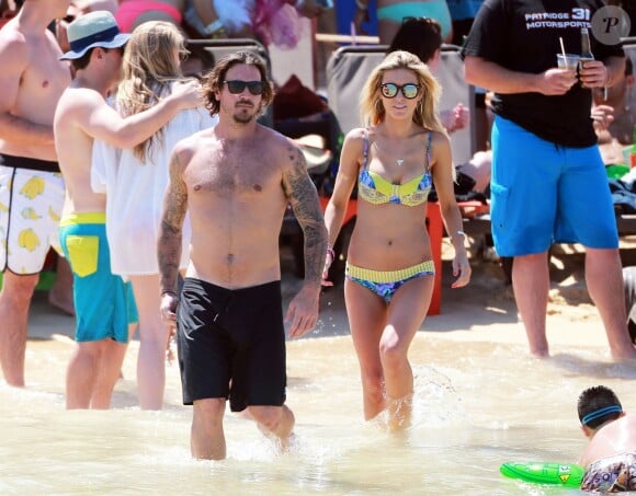 Exclusif -  Audrina Patridge et son compagnon Corey Bohan se détendent à la plage de Cabo le 13 juin 2015.
