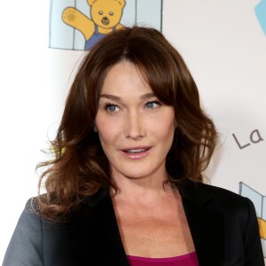 Carla Bruni-Sarkozy - Soirée au profit de l'association "Sur les Bancs de l'Ecole" au Pavillon Gabriel à Paris le 7 novembre 2016. Les chefs et les artistes se mobilisent à la faveur de l'autisme lors de la 6ème édition de l'Autism Charity Gala. © Dominique Jacovides/Bestimage  6th edition of the Autism Charity Gala in Paris November 7, 2016.07/11/2016 - Paris