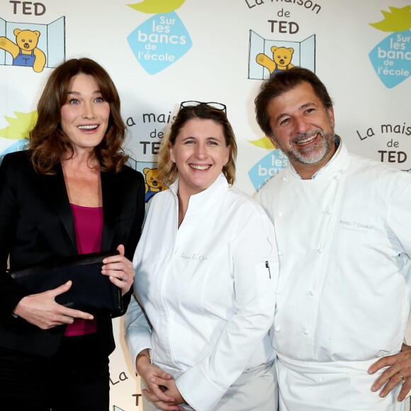 Christian Constant, Carla Bruni-Sarkozy, Stéphanie Le Quellec, Jean-Pierre Biffi - Soirée au profit de l'association "Sur les Bancs de l'Ecole" au Pavillon Gabriel à Paris le 7 novembre 2016. Les chefs et les artistes se mobilisent à la faveur de l'autisme lors de la 6ème édition de l'Autism Charity Gala. © Dominique Jacovides/Bestimage  6th edition of the Autism Charity Gala in Paris November 7, 2016.07/11/2016 - Paris