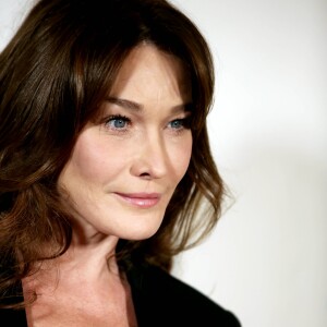 Carla Bruni-Sarkozy - Soirée au profit de l'association "Sur les Bancs de l'Ecole" au Pavillon Gabriel à Paris le 7 novembre 2016. Les chefs et les artistes se mobilisent à la faveur de l'autisme lors de la 6ème édition de l'Autism Charity Gala. © Dominique Jacovides/Bestimage  6th edition of the Autism Charity Gala in Paris November 7, 2016.07/11/2016 - Paris