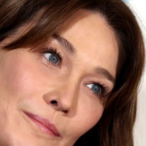 Carla Bruni-Sarkozy - Soirée au profit de l'association "Sur les Bancs de l'Ecole" au Pavillon Gabriel à Paris le 7 novembre 2016. Les chefs et les artistes se mobilisent à la faveur de l'autisme lors de la 6ème édition de l'Autism Charity Gala. © Dominique Jacovides/Bestimage  6th edition of the Autism Charity Gala in Paris November 7, 2016.07/11/2016 - Paris