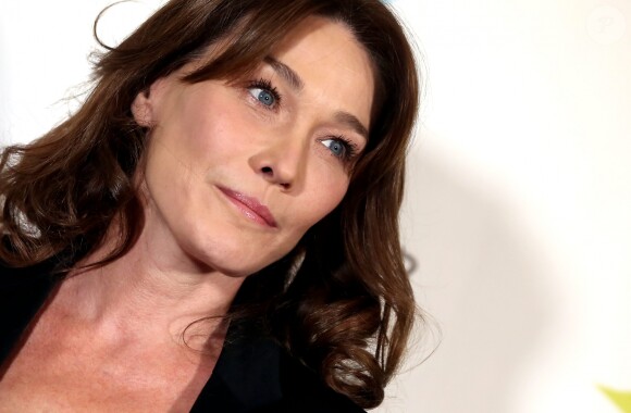 Carla Bruni-Sarkozy - Soirée au profit de l'association "Sur les Bancs de l'Ecole" au Pavillon Gabriel à Paris le 7 novembre 2016. Les chefs et les artistes se mobilisent à la faveur de l'autisme lors de la 6ème édition de l'Autism Charity Gala. © Dominique Jacovides/Bestimage  6th edition of the Autism Charity Gala in Paris November 7, 2016.07/11/2016 - Paris