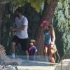 Shakira et son compagnon Gerard Piqué sortent jouer au tennis avec leurs enfants Milan et Sasha à Barcelone le 3 septembre 2016