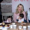 Molly Sims, enceinte participe au lancement de l'opération ''America's Messiest Baby Contest '' à la Maman Bakery Tribeca à New York, le 25 octobre 2016.