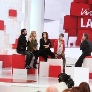 Exclusif - Cyril Hanouna, Enora Malagré, Valérie Bénaïm et Michel Drucker - Enregistrement de l'émission "Vivement la télé" de Michel Drucker avec une partie de l'équipe de "Touche pas à mon poste" le 9 novembre 2016. L'émission sera diffusée sur France 2 le 13 novembre 2016. © Dominique Jacovides / Bestimage