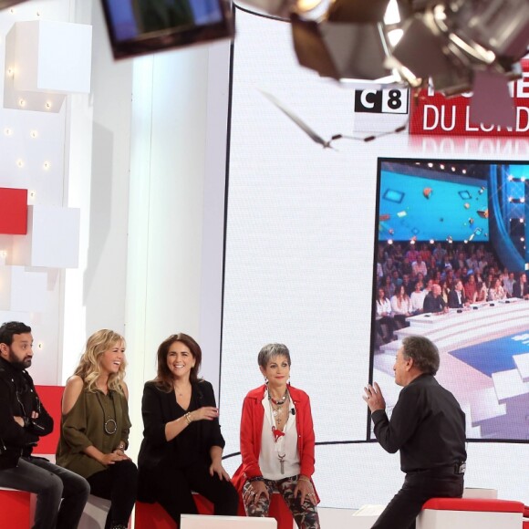 Exclusif - Cyril Hanouna, Enora Malagré, Valérie Bénaïm et Michel Drucker - Enregistrement de l'émission "Vivement la télé" de Michel Drucker avec une partie de l'équipe de "Touche pas à mon poste" le 9 novembre 2016. L'émission sera diffusée sur France 2 le 13 novembre 2016. © Dominique Jacovides / Bestimage