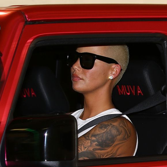 Amber Rose arrive à l'hôpital Cedars-Sinai pour rendre visite à Blac Chyna et Rob Kardashian qui viennent d'avoir une petite fille Dream à Los Angeles le 10 novembre 2016.
