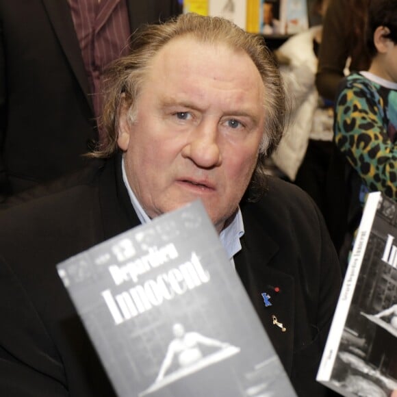 Gérard Depardieu - Le "33ème Salon du Livre" au parc des expositions de la porte de Versailles à Paris. © Cédric Perrin/Bestimage