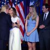 Donald Trump avec son fils Barron, sa fille Ivanka et sa femme Melania lors de son discours au Hilton New York après son élection à la présidence des Etats-Unis. New York, le 9 novembre 2016.